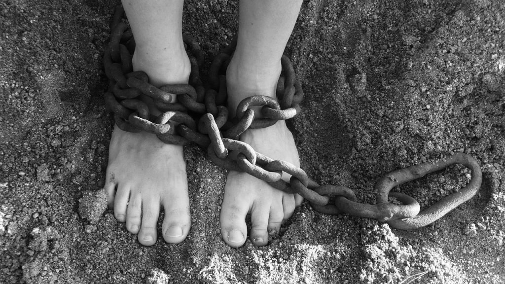 prisoner chains