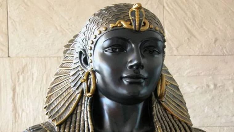 Queen Cleopatra Julius Caesar